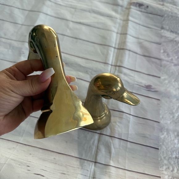 Elegant Brass Duck Bookends - Picture 4 of 11